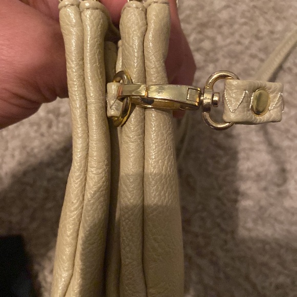 Cross body clutch - Picture 4 of 5